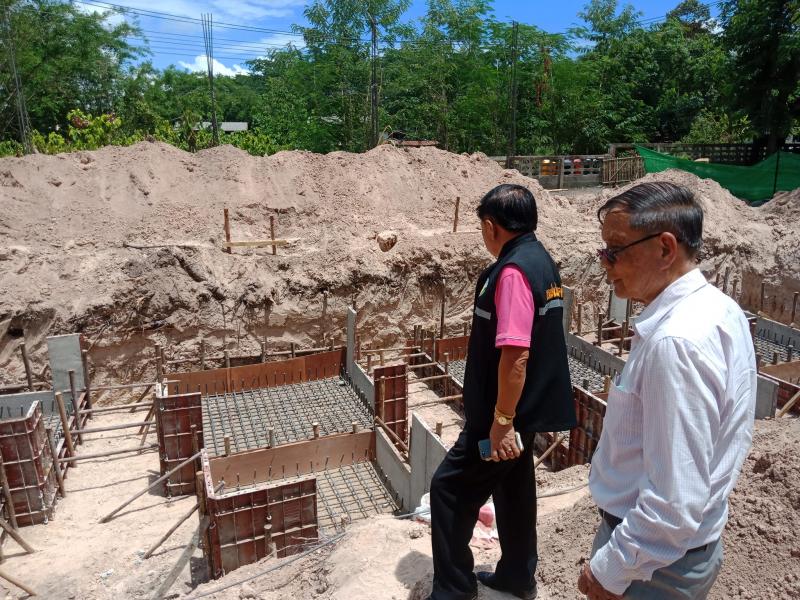 เทศบาลตำบลหนองแหย่ง ลงพื้นที่ตรวจสอบสถานที่ก่อสร้างอาคารเรียน โรงเรียนอนุบาลเทศบาลตำบลหนองแหย่ง