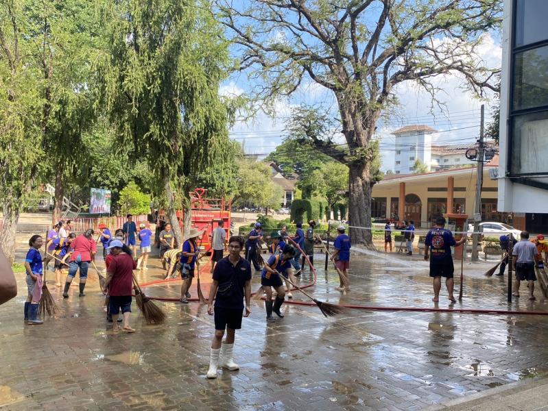 เทศบาลตำบลหนองแหย่งเข้าพื้นที่สนับสนุนหลังเหตุอุทกภัยในพื้นโรงเรียนดาราและโรงครัว อบจ. เชียงใหม่
