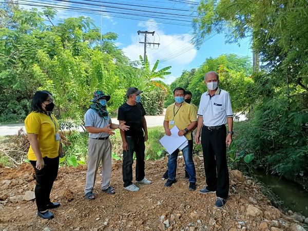 เทศบาลตำบลหนองแหย่งลงพื้นที่ตรวจสอบการวางท่อ บ้านทุ่งข้าวตอก หมู่ที่ 4