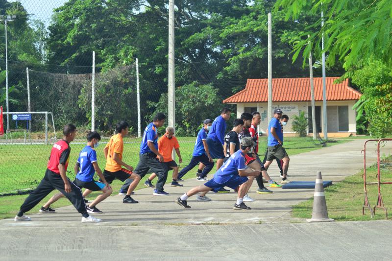 กิจกรรมทดสอบสมรรถภาพร่างกาย ของเจ้าหน้าที่งานป้องกันและบรรเทาสาธารณภัย ณ สนามกีฬาเทศบาลตำบลหนองแหย่ง