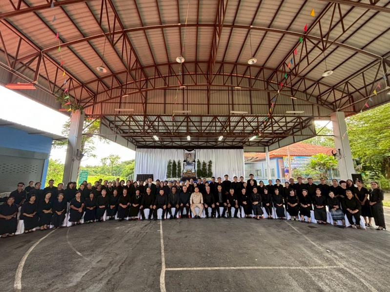 ร่วมลงนามถวายความอาลัยสมเด็จพระนางเจ้าสิริกิติ์ พระบรมราชินีนาถ พระบรมราชชนนีพันปีหลวง เพื่อเป็นการน้อมรำลึกในพระมหากรุณาธิคุณ
