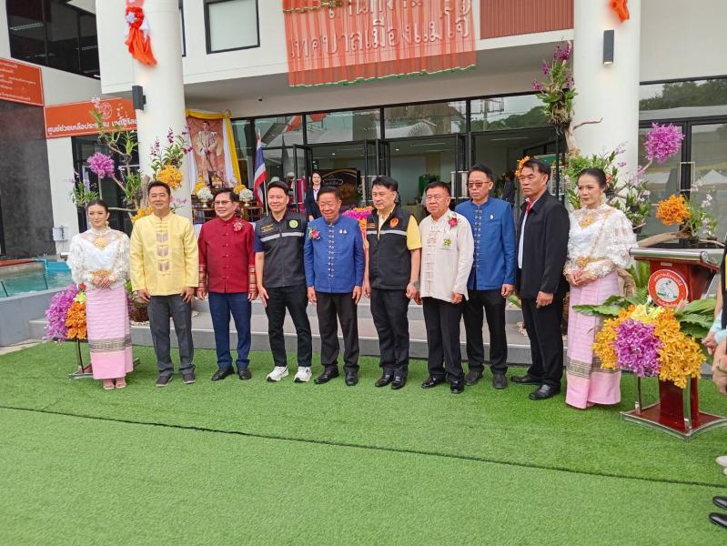 ร่วมเป็นเกียรติและร่วมแสดงความยินดี ในงานพิธีเปิดอาคาร สำนักงานเทศบาลเมืองแม่โจ้