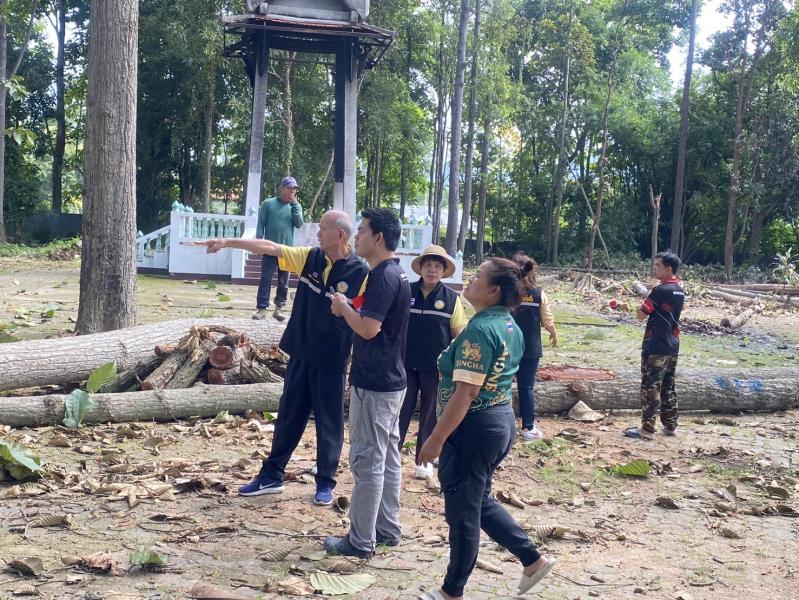  ลงพื้นที่ตรวจการตัดไม้ในสุสาน ณ หมู่ที่ 8 บ้านทุ่งข้าวตอกใหม่
