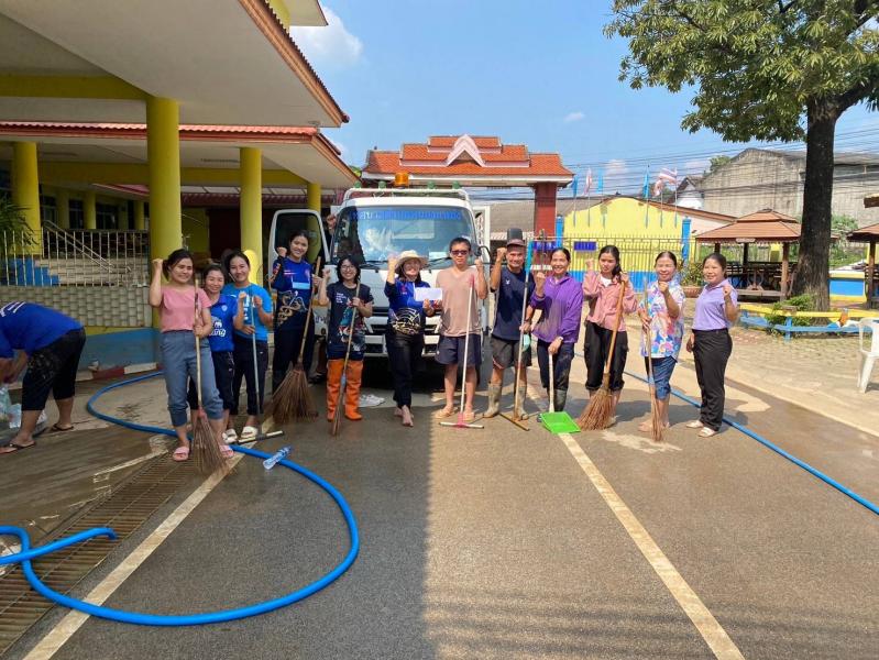 เทศบาลตำบลหนองแหย่งเข้าพื้นที่สนับสนุน หลังเหตุอุทกภัยในพื้นที่ โรงเรียนกาวิละอนุกุล และ โรงเรียนปรินส์รอยแยลส์ 