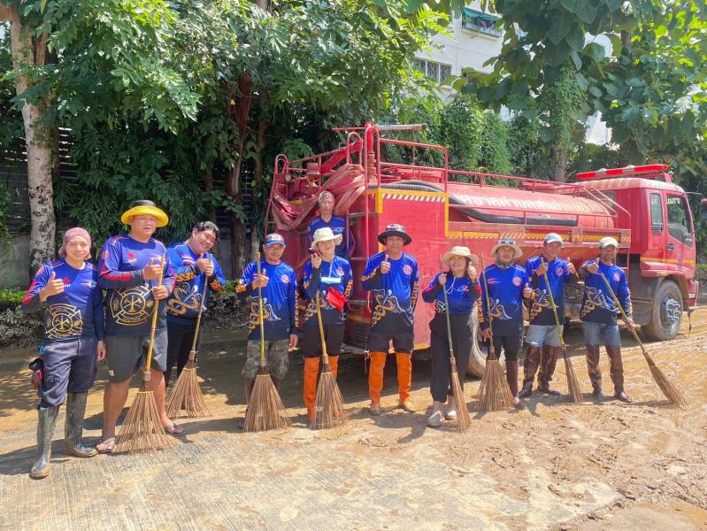 เทศบาลตำบลหนองแหย่ง เข้าพื้นที่สนับสนุนหลังเหตุอุทกภัยในพื้นที่  หมู่บ้านสุขิโต 
