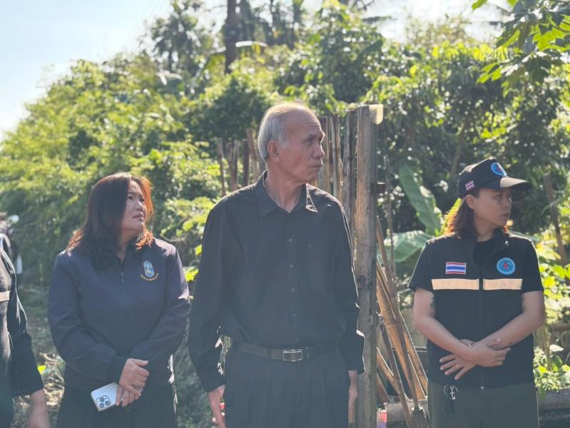 ลงพื้นที่เยี่ยมและมอบเครื่องอุปโภคบริโภคให้แก่ ผู้ป่วยติดเตียง เบื้องต้นได้ปรับปรุงสภาพที่อยู่อาศัยให้ดีขึ้น และประสานหน่วยงานเกี่ยวข้องเข้าช่วยเหลืออย่างเร่งด่วน