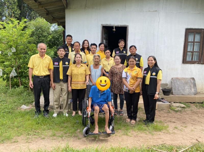 เทศบาลตำบลหนองแหย่งส่งอุปกรณ์ช่วยเหลือคนพิการ รถเข็นนั่ง (Wheelchair)