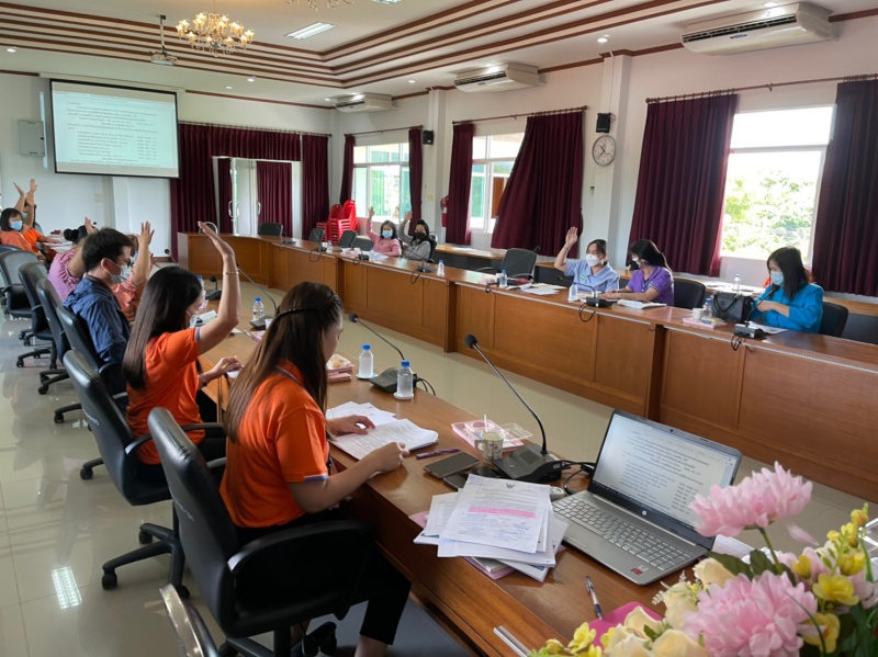 สมาชิกสภาเทศบาลตำบลหนองแหย่งเข้าร่วมประชุมร่วมกับ คณะกรรมการกองทุนหลักประกันสุขภาพ (สปสช.)