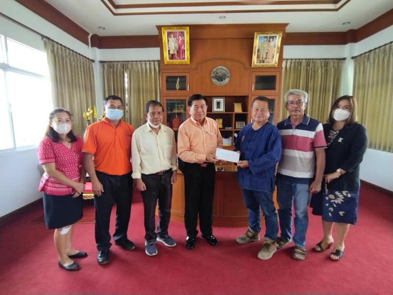 ร่วมพูดคุย และร่วมมอบทุนสนับสนุนในการใช้ในกิจกรรมต่างๆ ของกลุ่มผู้สูงอายุตำบลหนองแหย่ง