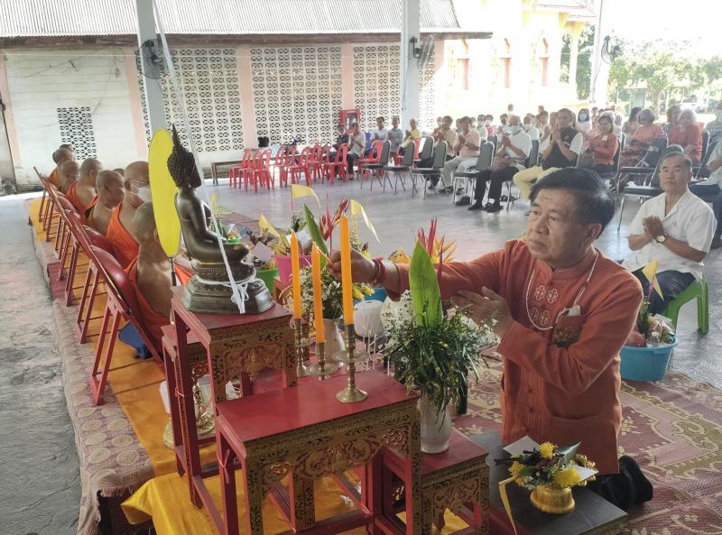 เข้าร่วมพิธีทำบุญ อาคารโดมอเนกประสงค์ ณ วัดบ้านดงเจริญชัย