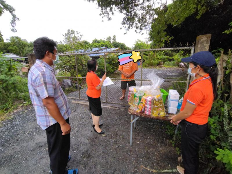 ลงพื้นที่ดำเนินการฉีดพ่นน้ำยาเพื่อทำความสะอาดและฆ่าเชื้อไวรัสฯ พร้อมมอบถุงยังชีพ