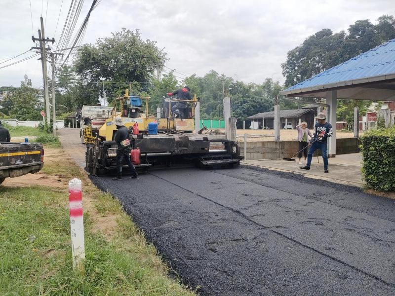 เทศบาลตำบลหนองแหย่ง ​​​​​​​ลงพื้นที่ตรวจสอบ ถนนลาดยางแอสฟัลท์ติกคอนกรีต บนถนน บ้านทุ่งข้าวตอก หมู่ที่ 4 (เส้นหล่ายหน้า)