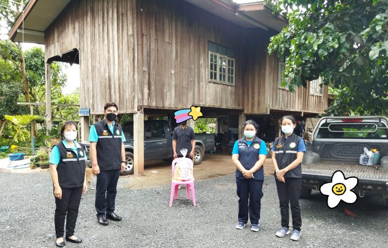 เทศบาลตำบลหนองแหย่ง ลงพื้นที่ดำเนินการมอบถุงยังชีพให้กับผู้สัมผัสเสี่ยงสูงตามคำสั่งให้กักตัว