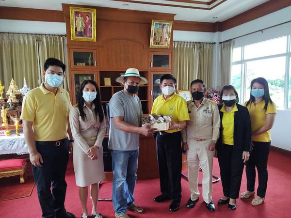 เทศบาลตำบลหนองแหย่งร่วมรับมอบผลงานจาก ตัวแทน "โครงการ 1 ตำบล 1 มหาวิทยาลัย"