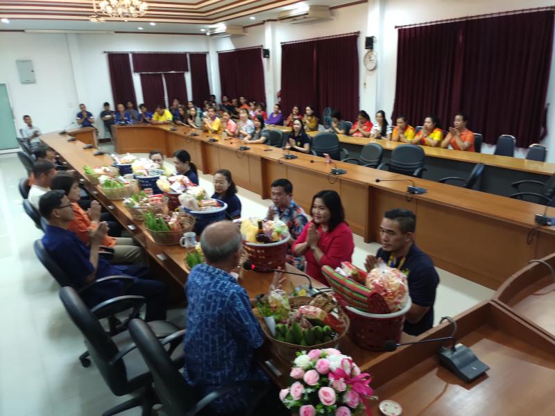 เทศบาลตำบลหนองแหย่งร่วมสระเกล้าดำหัว ท่านนายก จำเริญ ศรีวิชัย นายกเทศมนตรีตำบลหนองแหย่ง พร้อมด้วย คณะผู้บริหาร