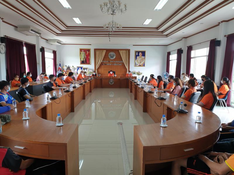 เทศบาลตำบลหนองแหย่งประชุมพบปะพูดคุย เรื่องการทำงานที่ได้รับมอบหมาย และร่วมปรึกษาหารือเพื่อขับเคลื่อนไปในทิศทางเดียวกัน