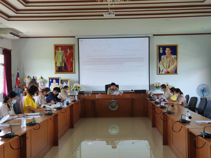 เทศบาลตำบลหนองแหย่งประชุมเพื่อพิจารณาให้ความช่วยเหลือประชาชนด้านการส่งเสริมและพัฒนาคุณภาพชีวิต