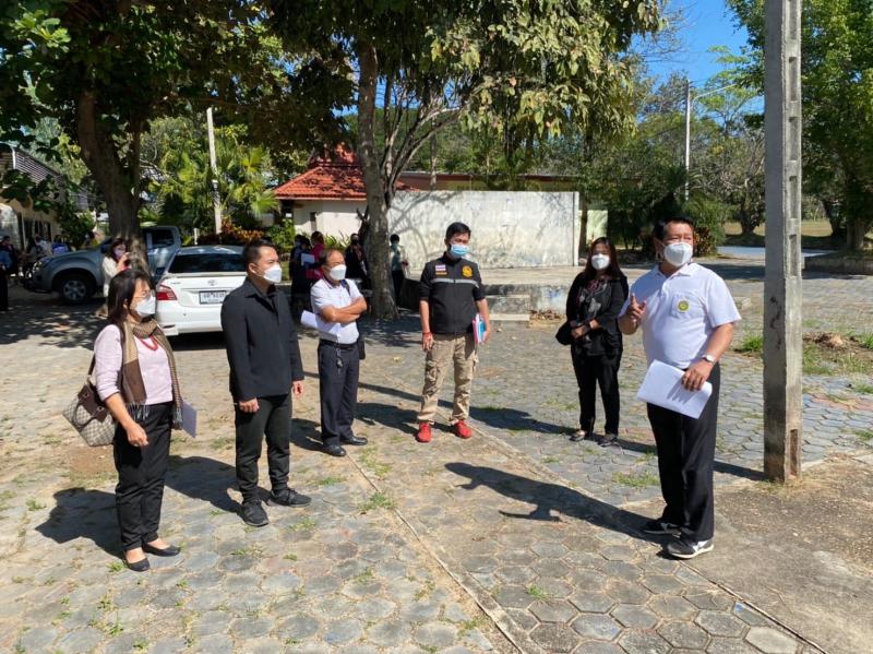 การประเมินการเปิดเรียนแบบ On Site จากคณะกรรมการควบคุมโรคติดต่อของอำเภอสันทราย ในการเปิดขอตามหลักเกณฑ์การเปิดโรงเรียนหรือสถาบันการศึกษาตามข้อกำหนดโรงเรียนชลประทานเขื่อนแม่กวงจิราธิวัฒน์อุปถัมภ์