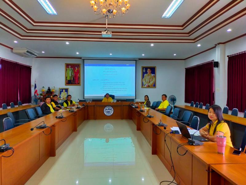 ประชุมคณะกรรมการติดตามแผนพัมนาท้องถิ่น