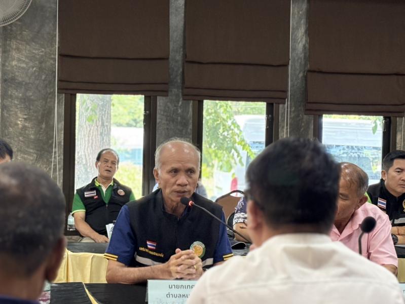 เข้าร่วมรับฟัง เรื่องเเนวทางการเเก้ไขปัญหาผล กระทบ กรณีรถบรรทุกดิน