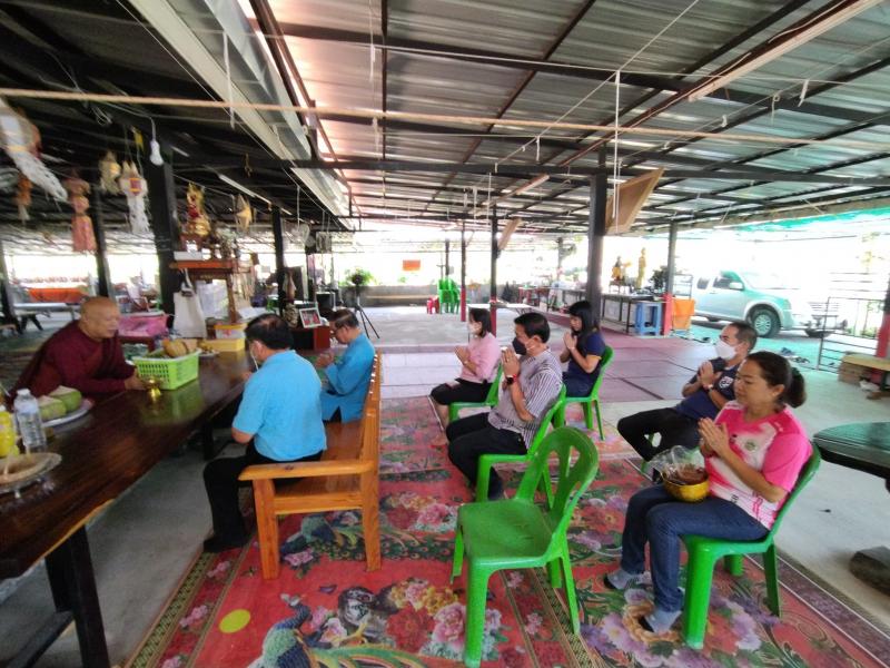 เทศบาลตำบลหนองแหย่ง เดินทางไปร่วมสืบสานประเพณีสระเกล้าดำหัว ขอพร พระผู้ใหญ่ เจ้าอาวาส จำนวน 8 วัด 2 อาราม ในพื้นที่ตำบลหนองแหย่ง