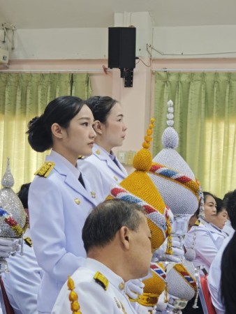 เข้าร่วมพิธีวางพานพุ่มถวายราชสักการะ