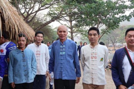 เข้าร่วมพิธีเปิดโครงการกระตุ้นเศรษฐกิจและส่งเสริมการท่องเที่ยว บริเวณโครงการส่งน้ำและบำรุงรักษาแม่กวงอุดมธารา