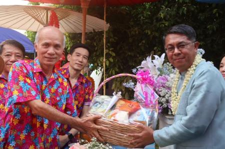  เข้าร่วมสืบสานประเพณีรดน้ำดำหัว นายอำเภอสันทราย